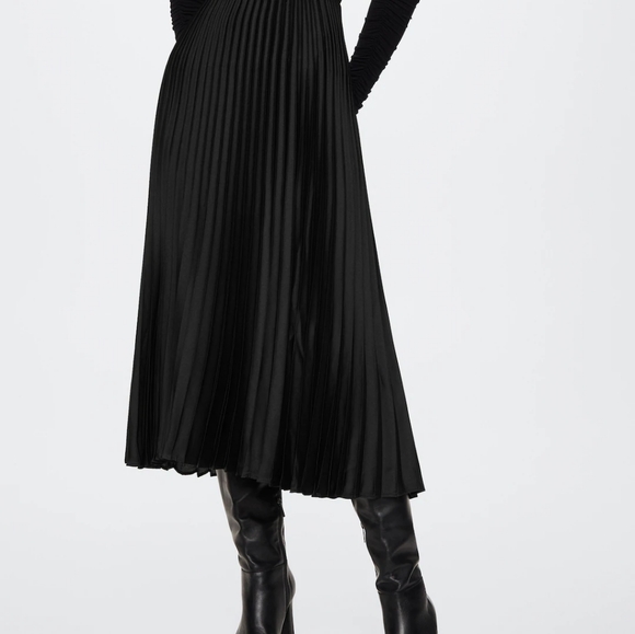 Mango Pleated Skirt BNWT - Picture 6 of 6